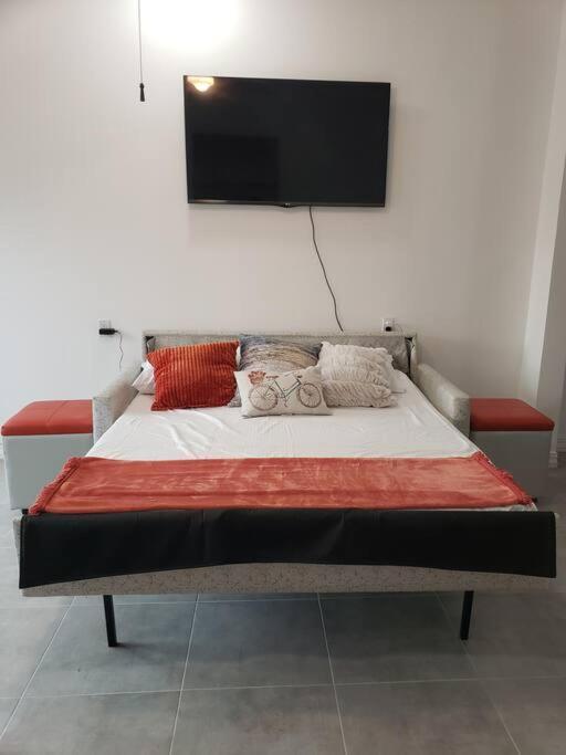 2 Br/ 1 Ba Home, Sleeps 10, 1 Min Walk To Rosarito Beach Экстерьер фото