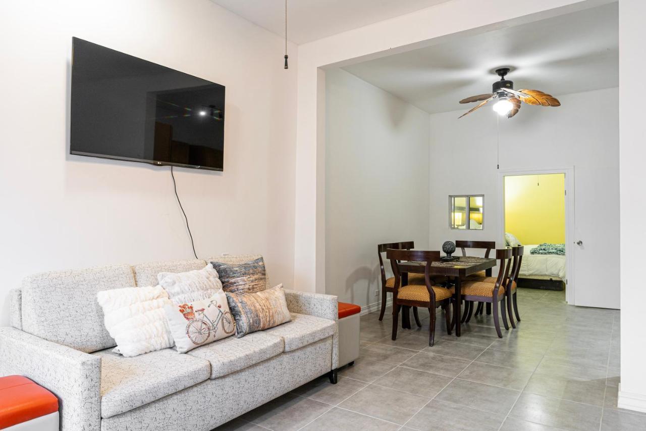 2 Br/ 1 Ba Home, Sleeps 10, 1 Min Walk To Rosarito Beach Экстерьер фото